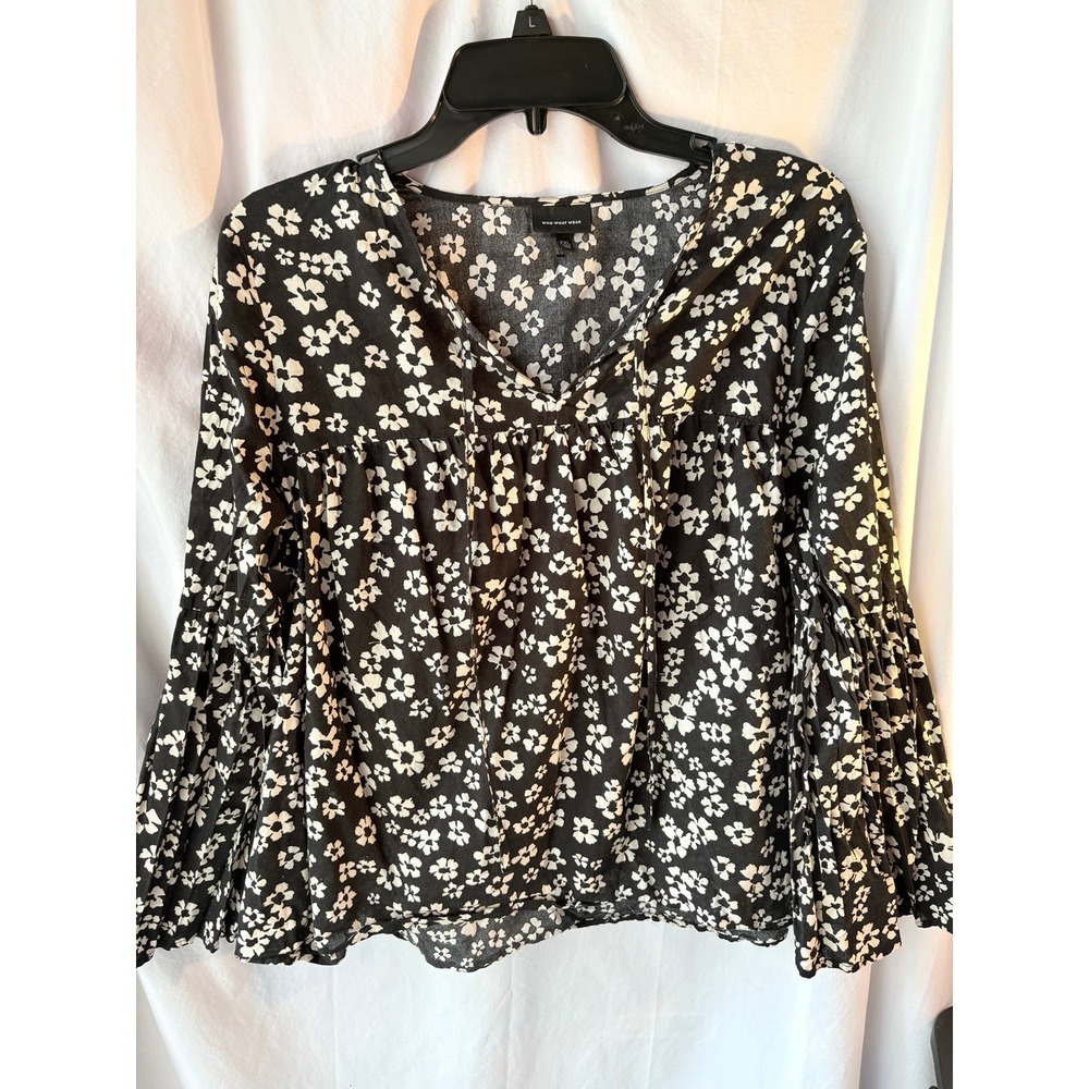 Who What Wear Floral Babydoll Blouse Black‎ White Bell Sleeve V-Neck XXL